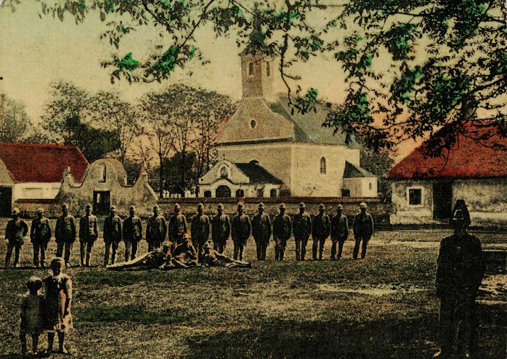 Članovi DVD Mali Bukovec pokraj kapele Sv. Katarine, 1923. godine